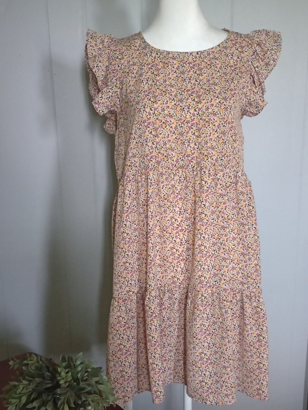 Hayden Los Angeles Prairie Cottage Floral Ruffle Mini Dress Size Small